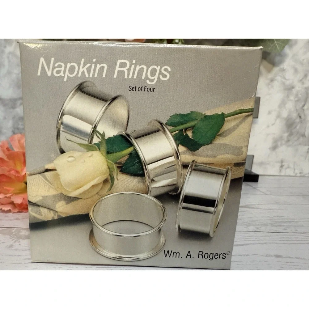 Vtg Napkin Rings Wm A Rogers Elegant‎ Silverplated Set of 4 Import by Oneida NIB
